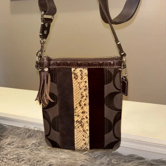 Coach Brown Sig C Swingpack Snake/Suede/Patent Leather - 2006 - Picture 6 of 7